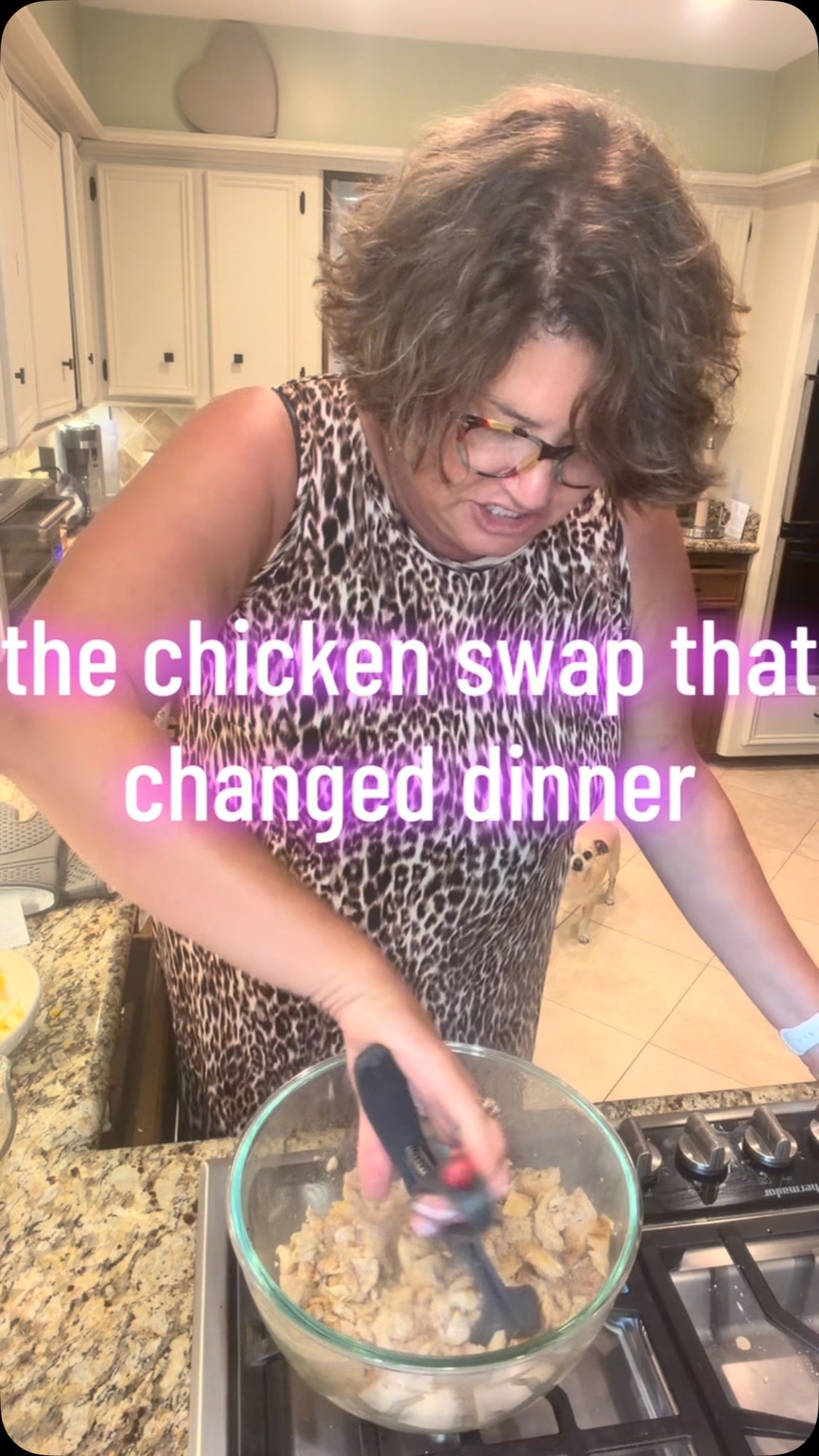 One small swap made this week’s dinner completely different — boneless, skinless chicken thighs, air fryer, 400°F, 20 minutes. Crispy skin, juicy inside, way more flavor than rotisserie. Save this for the next time you need dinner fast.
#AirFryerRecipes #WeeknightDinner #ChickenThighs #EasyDinnerIdeas #PamperedChef